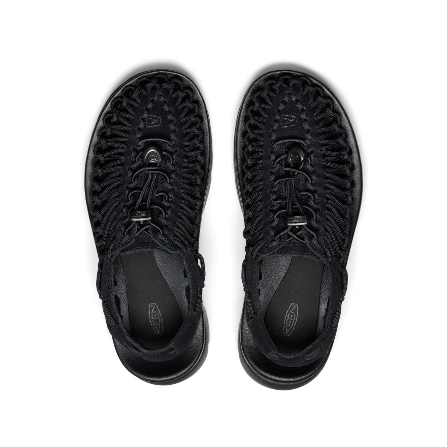 UNEEK PLT: Schwarz wie die Nacht, für alle. Dein perfekter Sneaker-Begleiter, egal wer du bist.